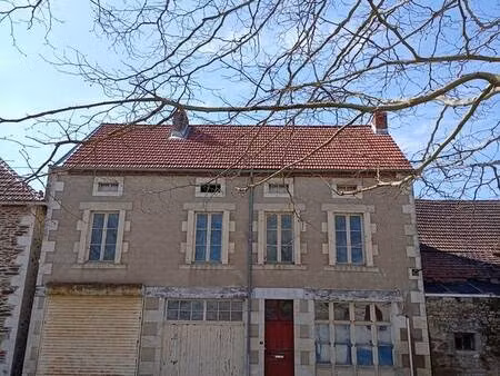 belle maison de bourg  idéal commerce ou chambre d’hôtes