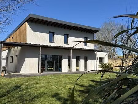 proche la roche bernard  maison 4 chambres récente