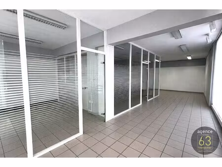 local commercial de 80 m2 avec garage  à saisir