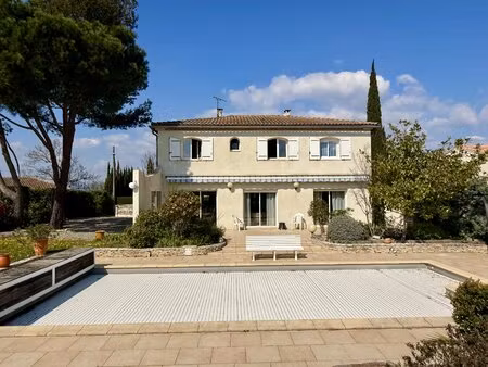 élégante maison familiale avec piscine à deux pas du centre de carcassonne