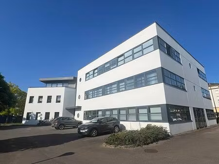 location bureau metz 167 m²