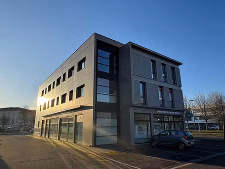 location bureau metz 326 m²