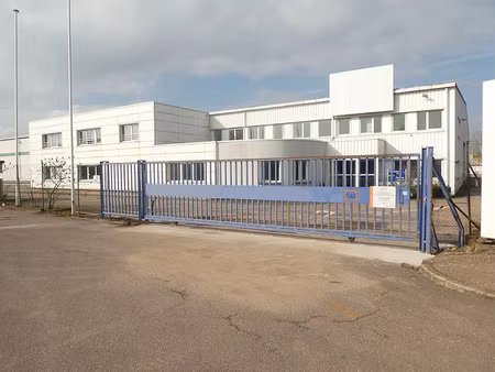location local d'activités ennery 5 890 m²