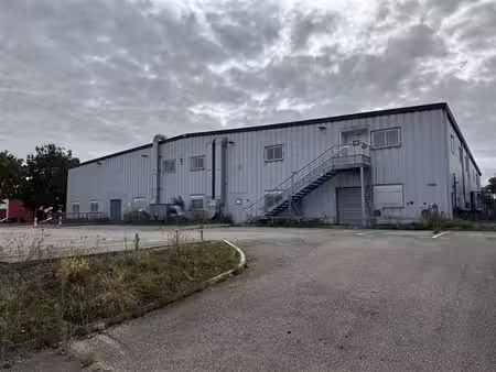 vente/location local d'activités aubergenville 4 553 m²