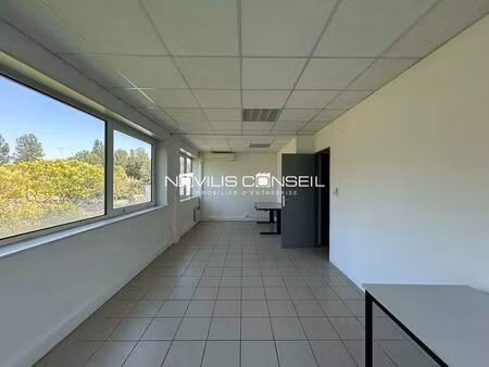 location bureaux 83 m²
