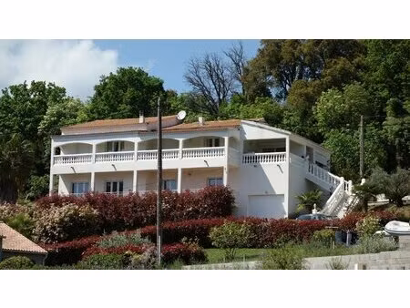 très belle villa standing piscine