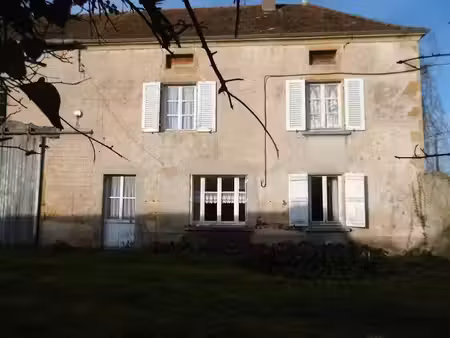 vente maison 5 pièces 144 m² à saint-christophe-en-brionnais (71800)  83 000 €