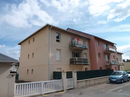 location appartement 2 pièces 37 m² à bozouls (12340)