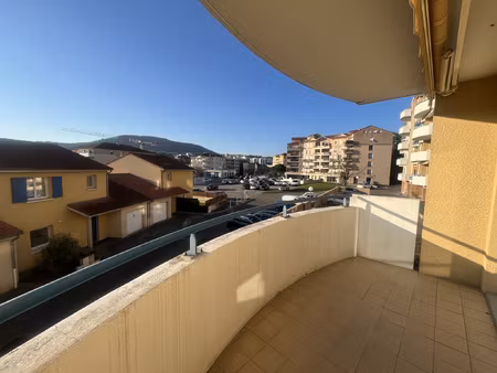appartement t2 avec balcon les domaines de la gare