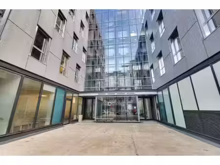 location local professionnel 3 145m² lyon 8ème