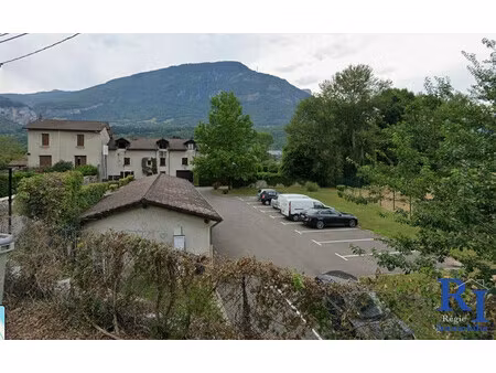 location parking sassenage 38360