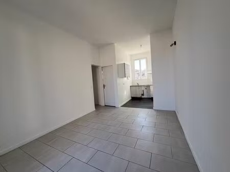 location appartement 2 pièces 33 m² à marseille 13 (13013)