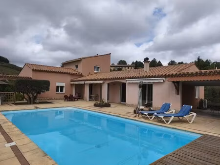 villa spacieuse à narbonne avec piscine
