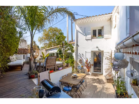 exclusivité - maison de ville ouverte sur jardin  à deux pas