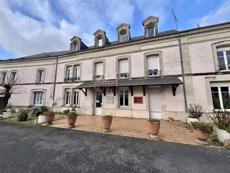 achat immeuble 564m² lencloitre 86140