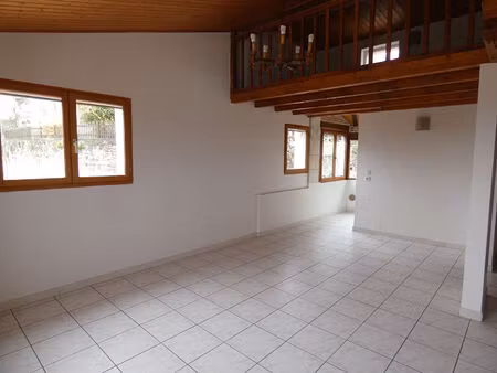 location appartement 2 pièces 69m²