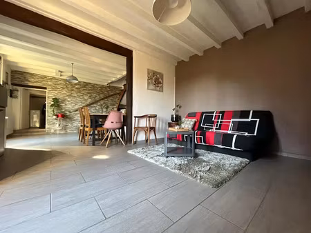 vente maison 5 pièces 118.82 m² à geneuille (25870)  195 000 €