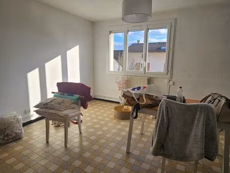 location appartement 3 pièces 53 m² à la tour-de-salvagny (69890)