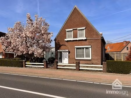 karaktervolle gezinswoning met veel potentieel te hamont