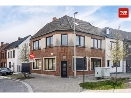statige  lichtrijke woning met 3 slaapkamers en stadskoer