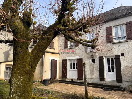 maison avec garage et jardin proche d'argentat