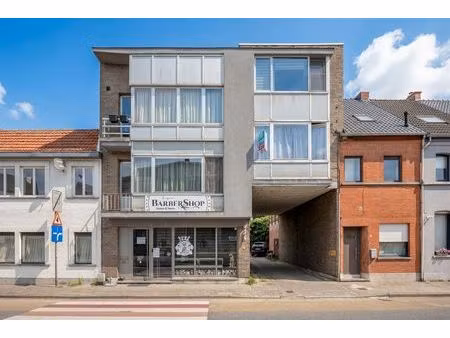 appartement op eerste verd.- opp. 94 m² - 2 parkeerplaatsen