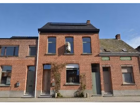 zeer ruime karaktervolle rijwoning