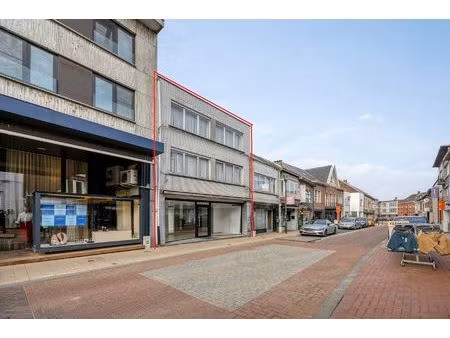 commercieel gelijkvloers met woonst