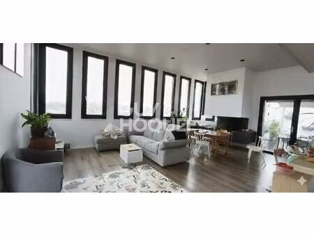 duplex 4 pièce(s) 117m2 + 2 terrasses + 2 garages + piscine