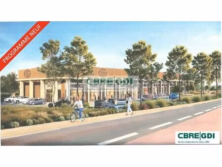 location local commercial 1 400m² chateaurenard 13160