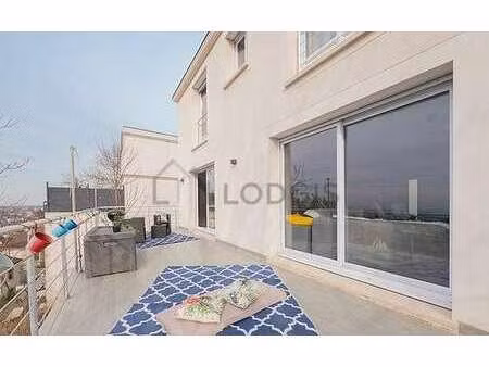 maison individuelle 4 chambres meublée avec animaux acceptés  terrasse et barbecue