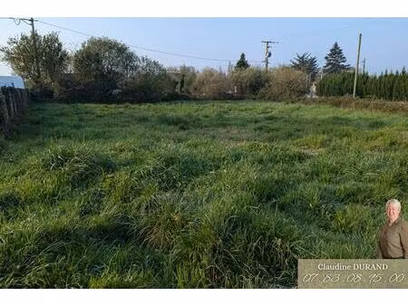 terrain 734 m2