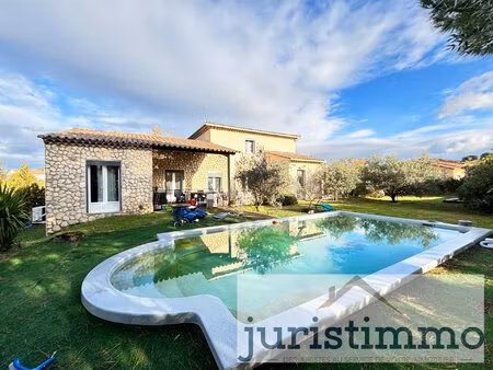 villa de 173m2 sur une parcelle de 961m2 à cairanne