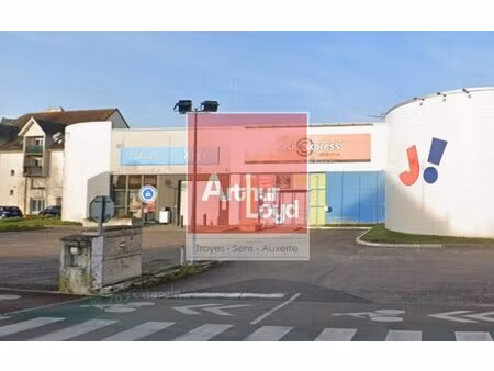 location local commercial 530m² troyes 10000