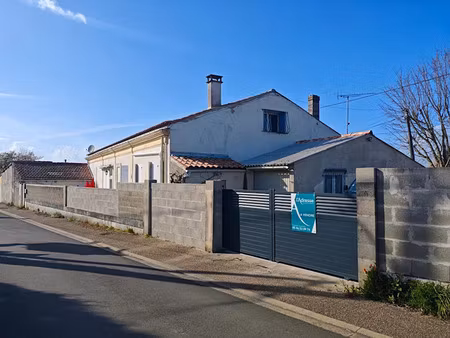 vente maison 12 pièces 329.37 m² à tonnay-charente (17430)  297 000 €