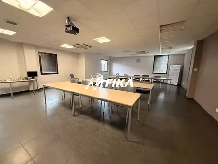 location bureaux 949 m²