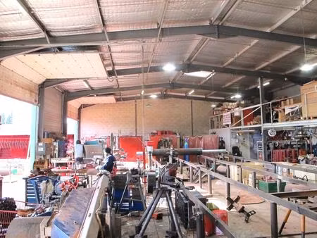 vente entrepôt le thor 84250 675m²