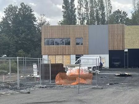 location entrepôt 700 m²