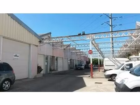 location entrepôt venissieux 69200 115m²