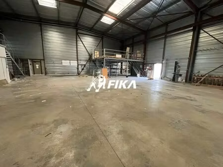 vente local d'activités 1 300 m²
