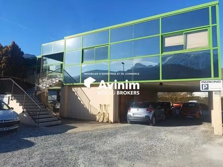 vente local d'activités 216 m²