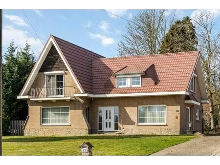 ruime eengezinswoning met tuin in herderen