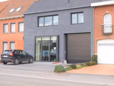 kantoorruimte eerste verdieping (50 m²) te huur te deerlijk