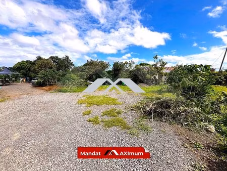 beau terrain constructible au calme ouaki