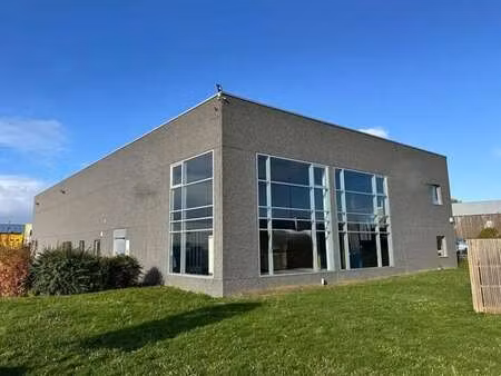 location entrepôt hallennes lez haubourdin 59320 930m²