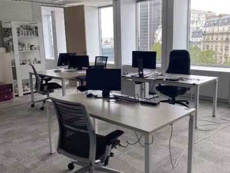 location local professionnel 521m²