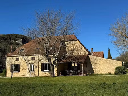 vente maison 211 m² à montcabrier (46700)  395 000 €