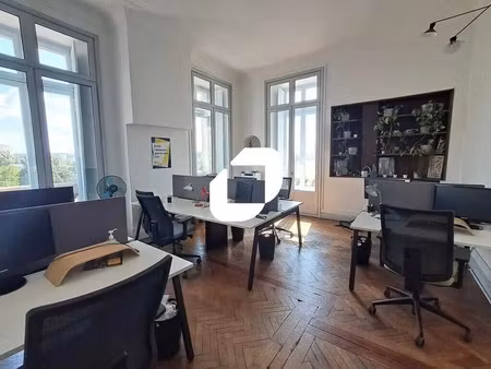 location bureaux 95 m² à 693 m²