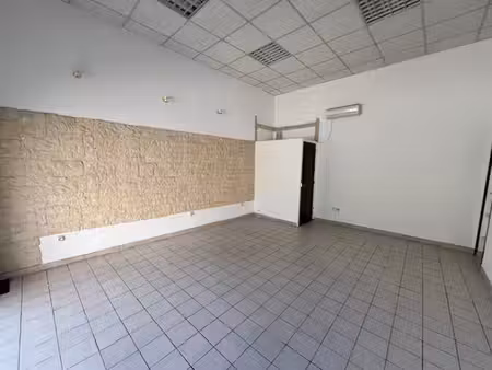 location local commercial  20.00m²  aiguillon