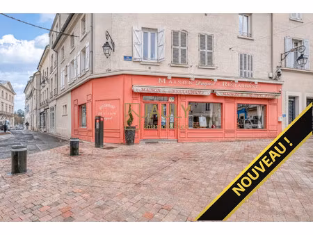 restaurant hyper centre rue piétonne animée